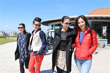 Mai Phương Thúy học lái xe golf cùng trai Tây - 2