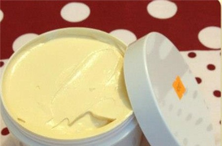 Choáng khi dị ứng mỹ phẩm biến người thành