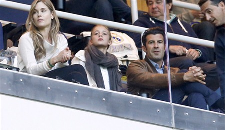 Vợ chồng cựu danh thủ Luis Figo cũng tới xem trận chung kết Cup Nhà vua