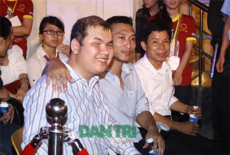 Nụ cười thân thiện, sáng ngời niềm hy vọng và sự tự tin luôn là thương hiệu của Nick Vujicic