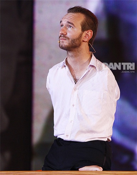 Nụ cười thân thiện, sáng ngời niềm hy vọng và sự tự tin luôn là thương hiệu của Nick Vujicic