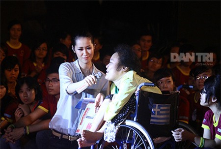 Nụ cười thân thiện, sáng ngời niềm hy vọng và sự tự tin luôn là thương hiệu của Nick Vujicic