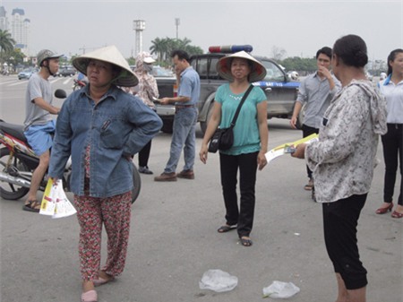 Không ít chiếc vé tham dự chương trình được chào bán công khai.