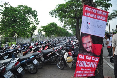 Không ít chiếc vé tham dự chương trình được chào bán công khai.