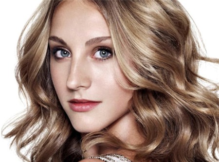 Đối phó với tóc bết dính mùa nắng nóng, Làm đẹp, toc nhon, tóc nhờn, toc bet dinh, cham soc toc nhon, cham soc toc nhuom, toc dep, duong toc, lam dep, làm đẹp