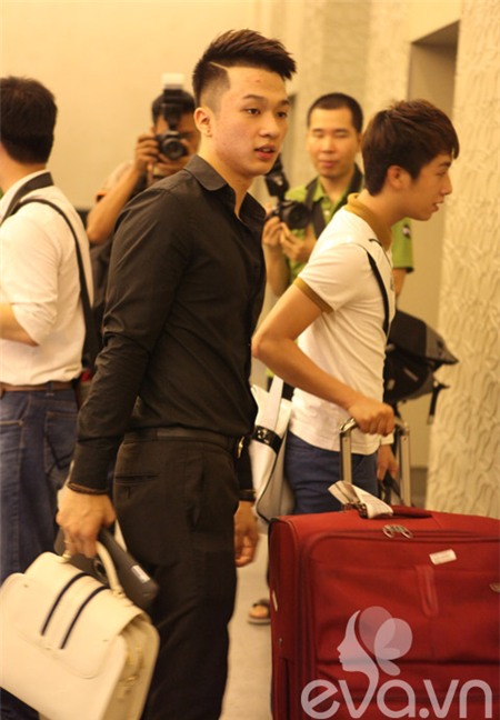 Bắt gặp Hương Tràm tình tứ cùng bạn trai mới - 3