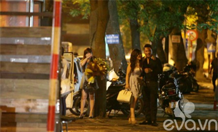 Bắt gặp Hương Tràm tình tứ cùng bạn trai mới - 8