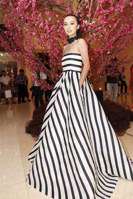 Sao Việt 'thất thường' cùng kẻ sọc - 10