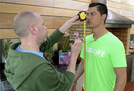 Với việc bảo tàng tượng sáp Madrid cho đúc bức tượng của Ronaldo