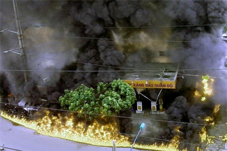 Cây xăng dầu quân đội, đối diện Bệnh viện quân đội 108,&nbsp;phát&nbsp;hỏa&nbsp;vào khoảng 13h30