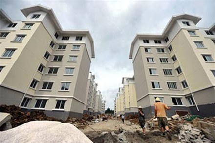 Mặc dù giá nhà đã giảm đáng kể nhưng người mua vẫn cố thủ đợi chờ những đợt giảm giá sâu hơn