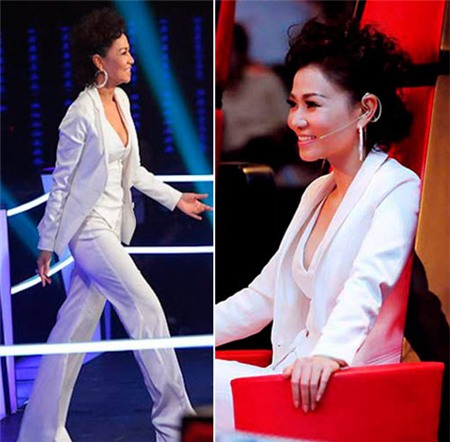 Huấn luyện viên The Voice mùa đầu tiên - Thu Minh được khen ngợi vì có gu thời trang ngày càng tinh tế. Thay vì diện sơ mi hay thun, nữ giám khảo xinh đẹp chọn gile trắng để kết hợp với blazer và quần cùng màu.