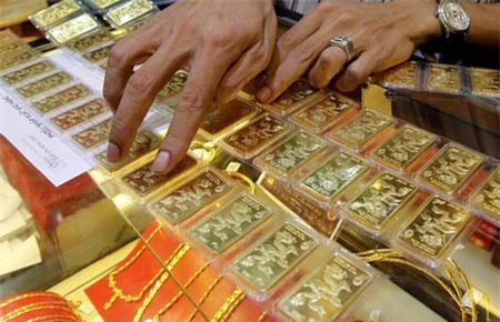 Vàng đấu thầu vẫn hút khách (ảnh minh họa).