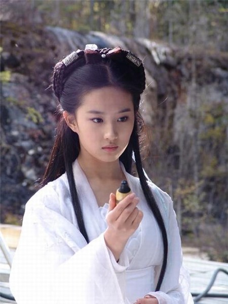 4 mẫu mỹ nữ trên phim khiến nam giới chết mê - 2