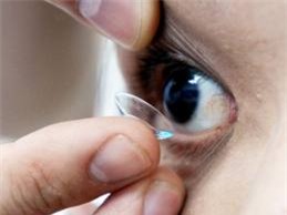 10 mối bất lợi khi dùng kính áp tròng 1