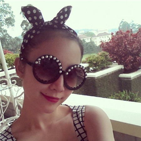 Học sao Việt chọn kính Hè này!, Thời trang, mat kinh, thoi trang, thoi trang tre, phu kien, nhu cau, xinh dep, tre trung, nang dong, sanh dieu, co dien, ca tinh, noi bat, bat mat, chuon chuon, phi cong, thoai mai, vua van, tia cuc tim, kinh bo trong, manh me, xu huong, me met, me man, yeu thich, ua chuong, tinh nghich, kinh mat meo, chon lua