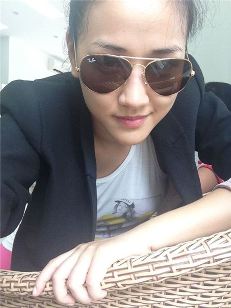 Học sao Việt chọn kính Hè này!, Thời trang, mat kinh, thoi trang, thoi trang tre, phu kien, nhu cau, xinh dep, tre trung, nang dong, sanh dieu, co dien, ca tinh, noi bat, bat mat, chuon chuon, phi cong, thoai mai, vua van, tia cuc tim, kinh bo trong, manh me, xu huong, me met, me man, yeu thich, ua chuong, tinh nghich, kinh mat meo, chon lua