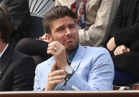 Khoảnh khắc 'khó đỡ' của Giroud.