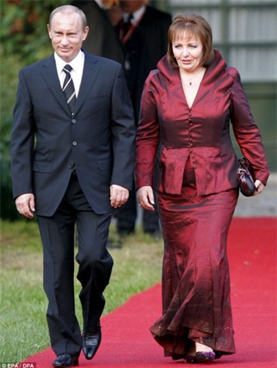 Putin, ly dị, Lyudmila
