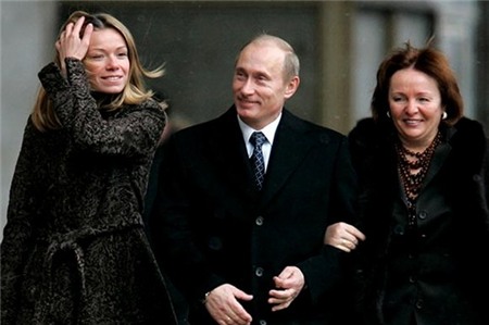 Putin, ly dị, Lyudmila