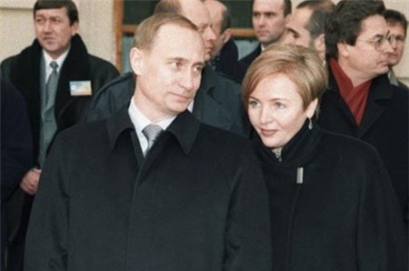 Putin, ly dị, Lyudmila