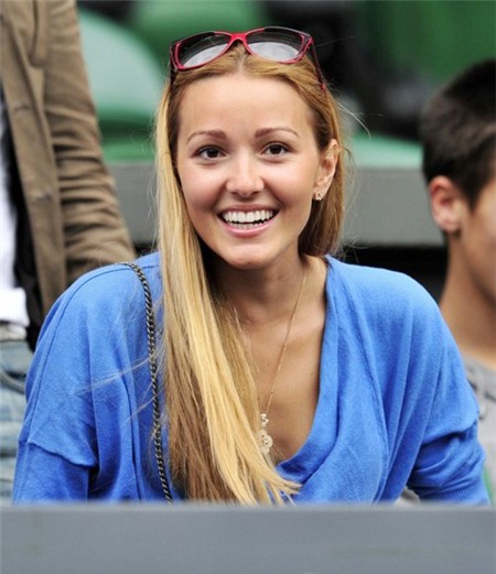 Nụ cười tươi tắn sáng bừng của Jelena.