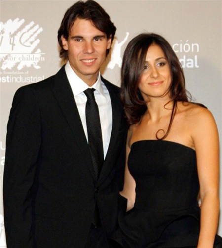Đối thủ của Djokovic trong trận bán kết chiều nay là Nadal cũng có mối tình sâu đậm 7 năm với cô gái đồng hương Maria Francisca Perello (tên gọi thân mật là Xisca).