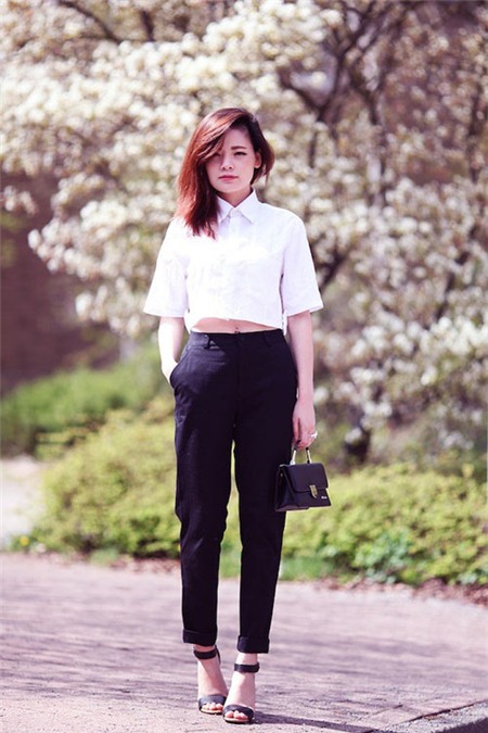 Khoe eo mà vẫn lịch sự với sơ mi lửng - 1