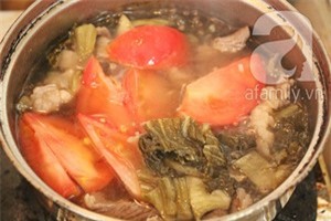 Canh cải chua nấu gân bò lạ miệng cho bữa tối 7