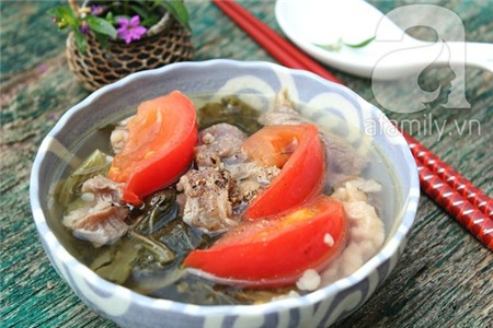 Canh cải chua nấu gân bò lạ miệng cho bữa tối 9