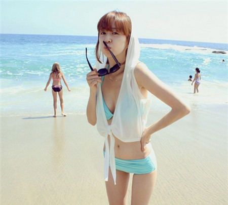 Phong cách áo tắm cho nàng ngại 'hở' - 11