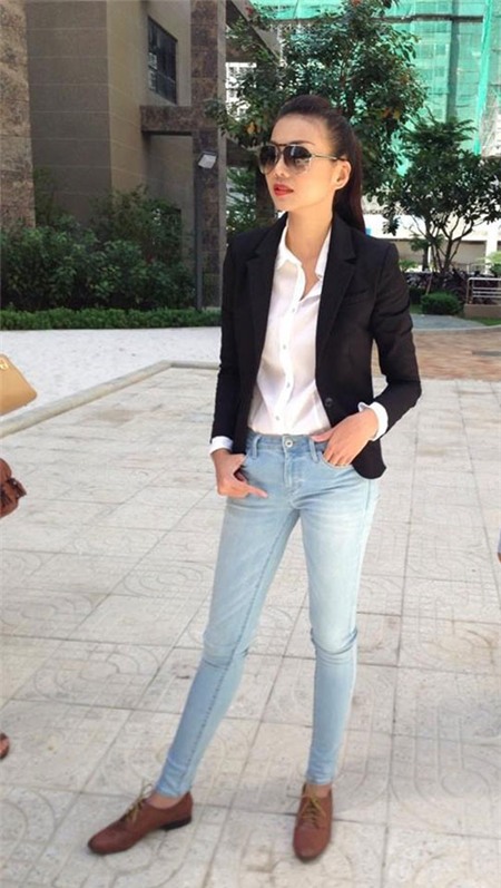 Diện quần jeans 'chất' như Thanh Hằng - 2