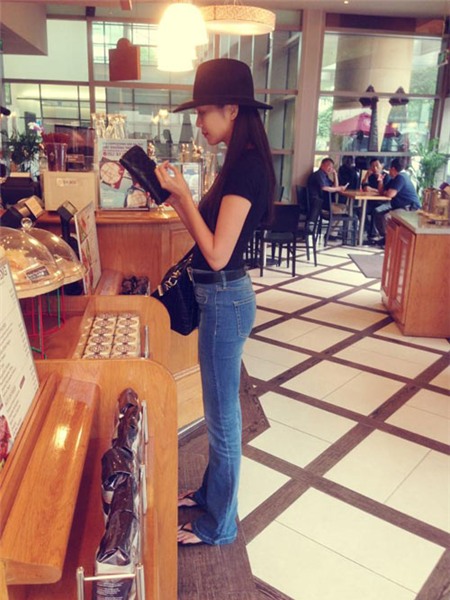 Diện quần jeans 'chất' như Thanh Hằng - 9