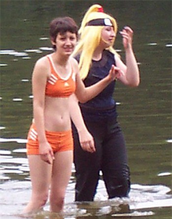 Vòng eo 63,5cm của Michele năm 2008. Ảnh: Barcroft Media