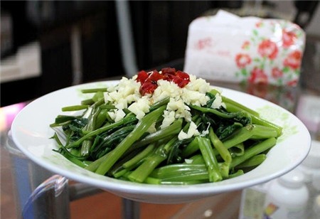 3 kiểu rau muống xào thân thuộc của mùa hè 8