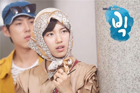 Bae Suzy được đánh giá là ca sĩ thành công nhất khi chuyển hướng sang lĩnh vực ca hát.