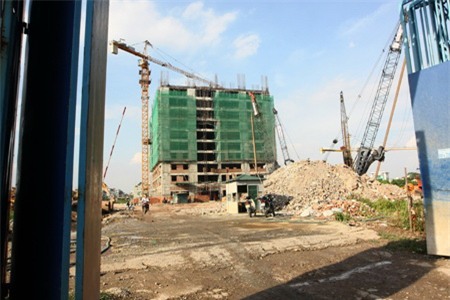 Một dự án nhà giá rẻ đang thi công tại Hà Nội