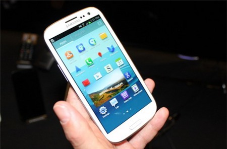 Smartphone nào được người Việt mua nhiều tháng 6?