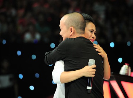 Quốc Trung cám ơn Mr. Đàm vì cứu học trò - 8