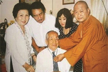 Thẩm Thuý Hằng trở thành phật tử tu tại gia 1