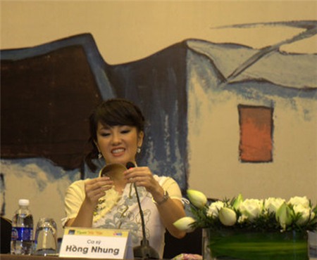 Hồng Nhung: Buồn vì gia đình tan vỡ, Ca nhạc - MTV, Hong Nhung, my linh, nguoi ha noi, the voice, huan luyen vien, dam vinh hung, quoc trung, giong hat viet, tin tuc, ngoi sao, bao ngoi sao