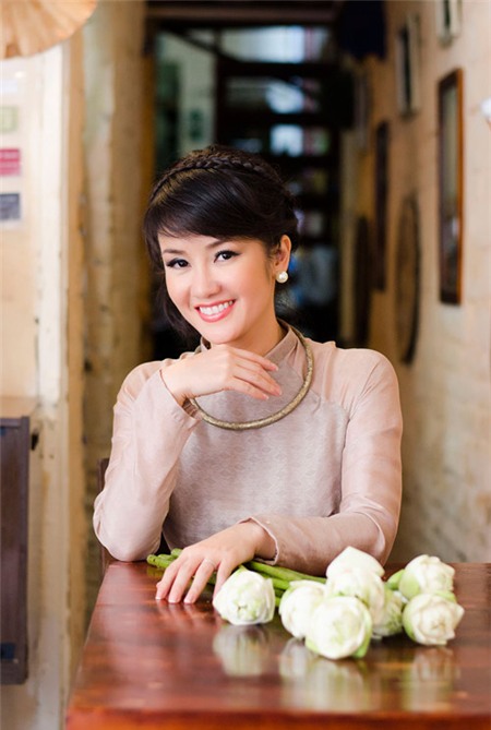 Hồng Nhung: Buồn vì gia đình tan vỡ, Ca nhạc - MTV, Hong Nhung, my linh, nguoi ha noi, the voice, huan luyen vien, dam vinh hung, quoc trung, giong hat viet, tin tuc, ngoi sao, bao ngoi sao