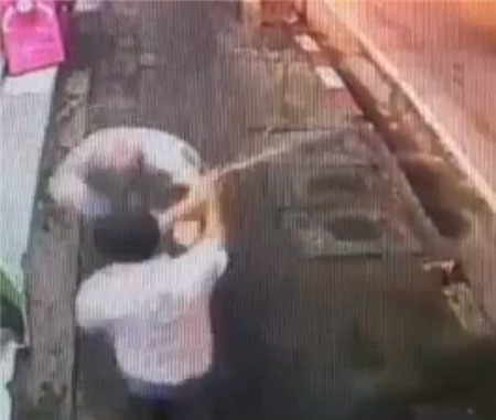 Tài xế taxi cầm kiếm Nhật chém chết khách vì 50 nghìn