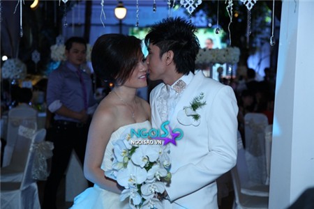 Các cặp đôi sao Việt tấp nập tới dự đám cưới Đan Trường ở Sài Gòn | Đan Trường,đám cưới,bí mật,bà xã,tiệc cưới,người thân,fan hâm mộ,tình cảm,