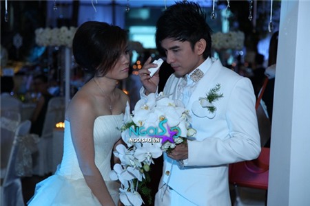 Các cặp đôi sao Việt tấp nập tới dự đám cưới Đan Trường ở Sài Gòn | Đan Trường,đám cưới,bí mật,bà xã,tiệc cưới,người thân,fan hâm mộ,tình cảm,