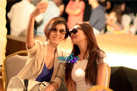 Phì cười với những kiểu 