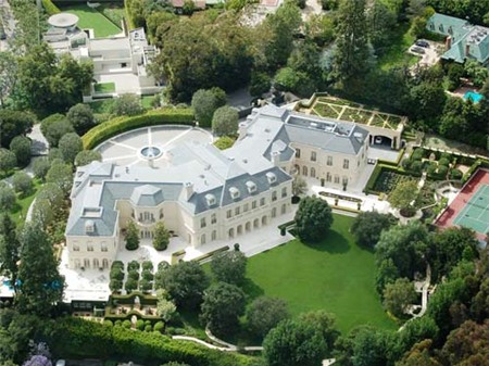 Ái nữ của tỷ phú phủ tiền và kim cương để che thân 14