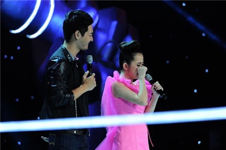 Ý Nhi xin khán giả đừng