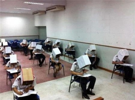 Thái Lan: Sinh viên tình nguyện đội