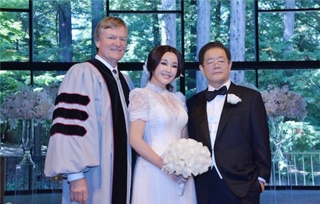 Đám cưới sang trọng của Lưu Hiểu Khánh với chồng thứ 4 | đám cưới Lưu Hiểu Khánh,Lưu Hiểu Khánh kết hôn,Lưu Hiểu Khánh lấy chồng thứ 4,mỹ nhân không tuổi
